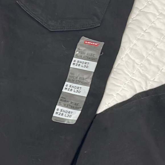 724 High-Rise Levi’s Slim Straight Jeans👖 women’s size 6 Short  NWT 🏷️ W28 L30 - Picture 3 of 5
